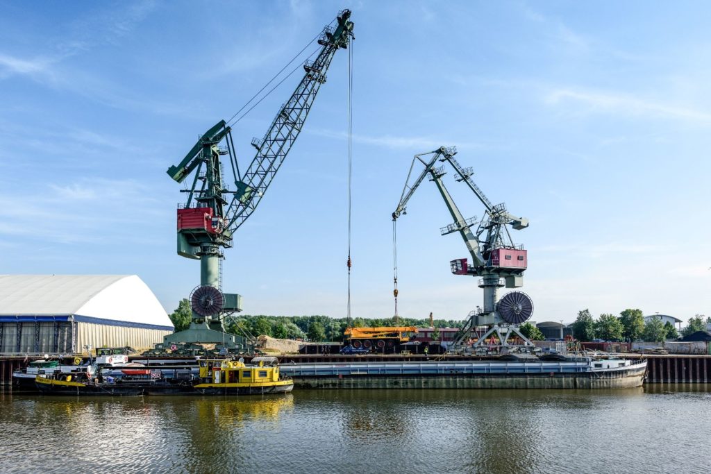 Umschlag Autokran Twinverfahren bayernhafen Regensburg