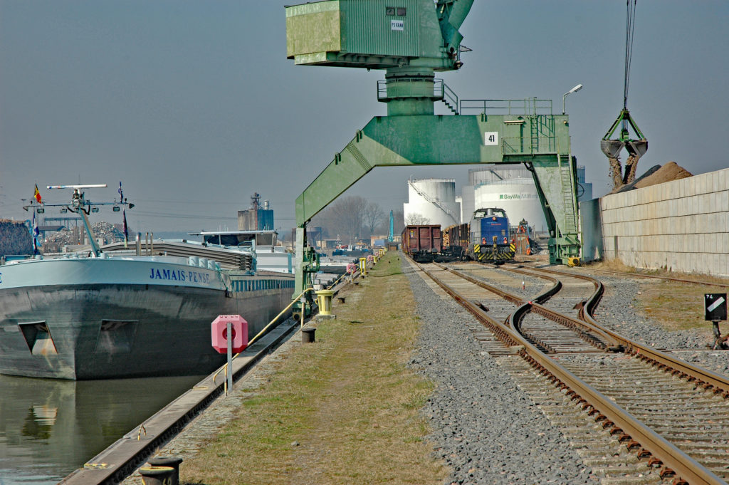 Sandumschlag Kai 4 bayernhafen Aschaffenburg