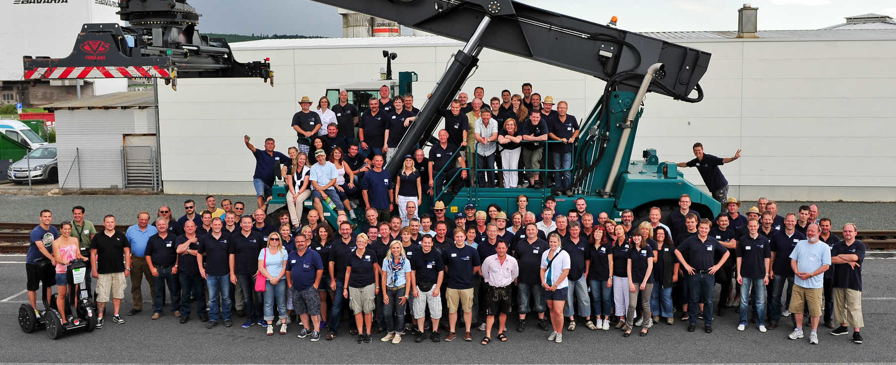 bayernhafen - Mitarbeiter Gruppenbild Team