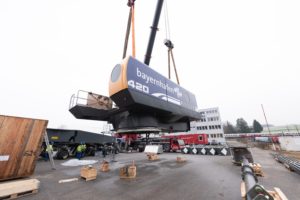 Montage Liebherr LHM420 bayernhafen Passau