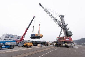 Montage Liebherr LHM420 bayernhafen Passau