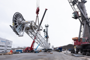 Montage Liebherr LHM420 bayernhafen Passau