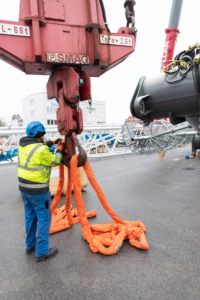 Montage Liebherr LHM420 bayernhafen Passau