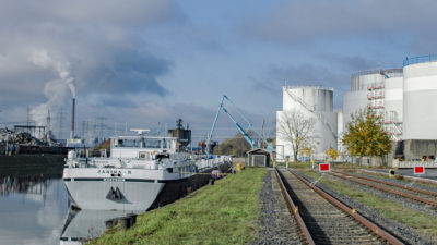 Tanklager Binnenschiff Mineralöl bayernhafen Aschaffenburg