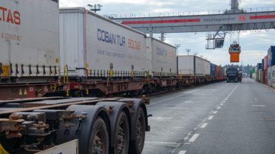 Zug Trailer TriCon Terminal bayernhafen Nürnberg