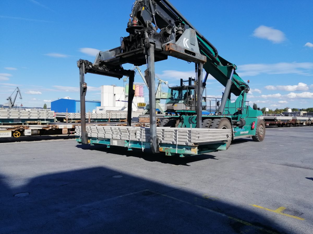 Reachstacker bayernhafen Aschaffenburg