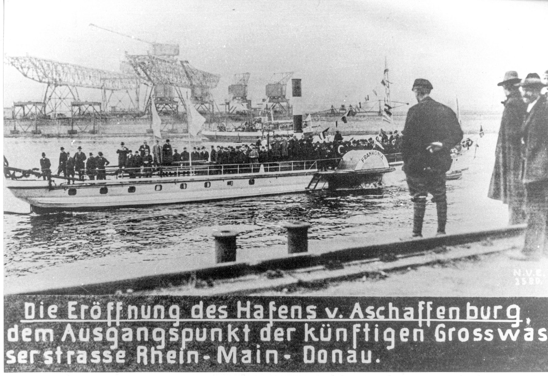 Historisches Foto Eröffnung des Hafens Aschaffenburg (schwarz-weiß)