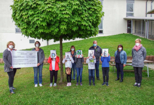 Spendenübergabe an die Grundschule Salzweg