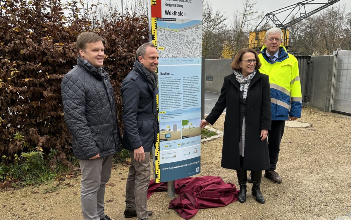 Einweihung Hochwasserschutz bayernhafen Regensburg