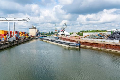 Foto Hafen Westhafen bayernhafen Regensburg Binnenschiff Containerterminal